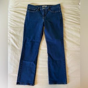 Levi Shaping Straight Jeans